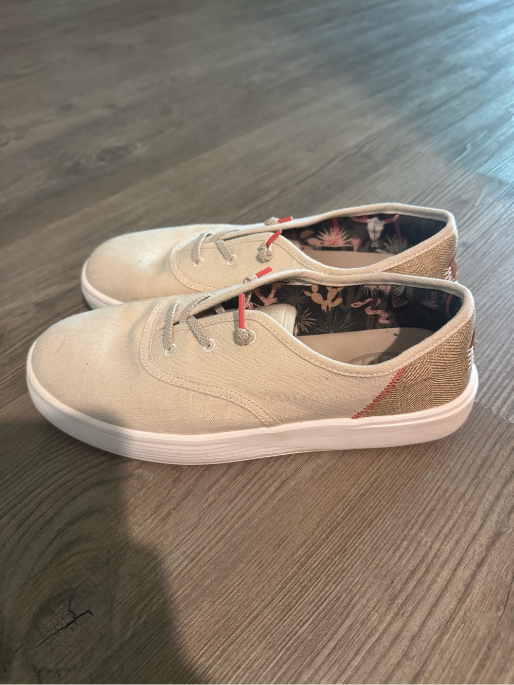 Beige Canvas Low-Top Sneakers with Tropical Lining Hey Dudes